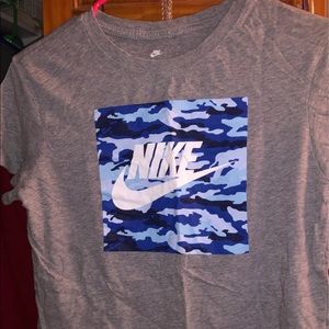Kids large Nike shirt